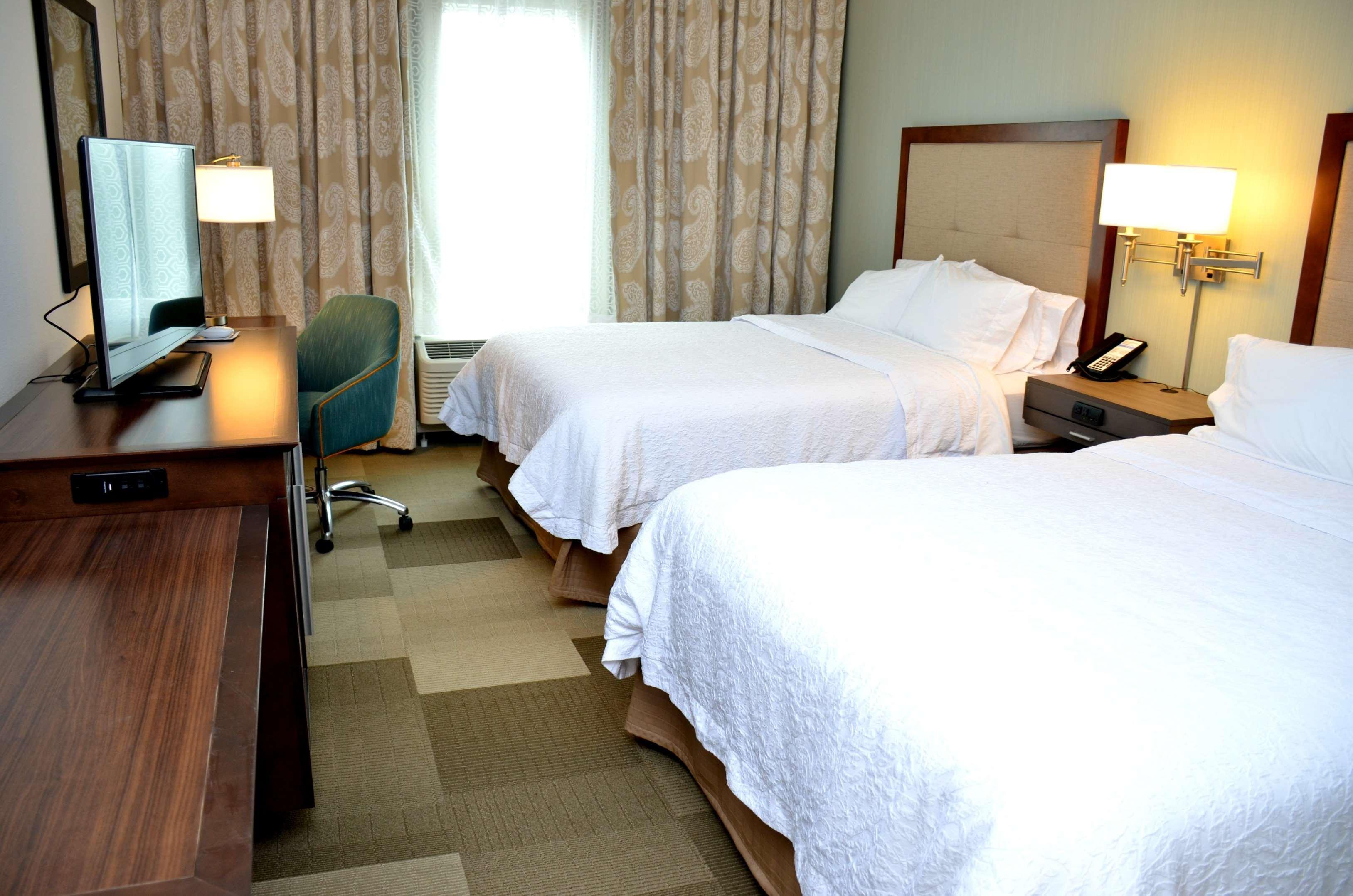 Hotel Hampton & - 3*
