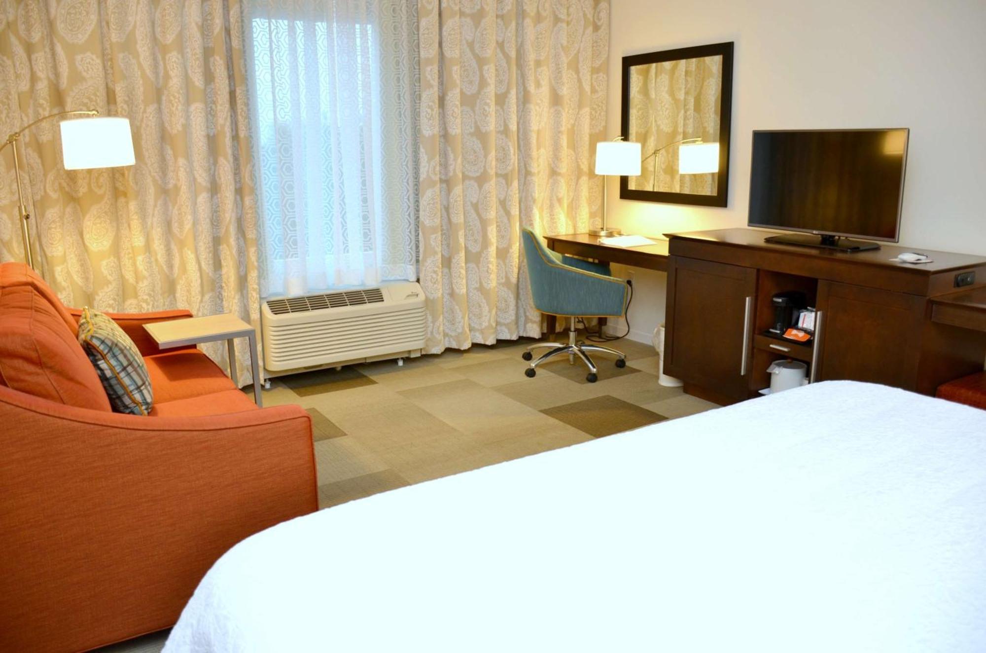 Hotel Hampton & - DeLand