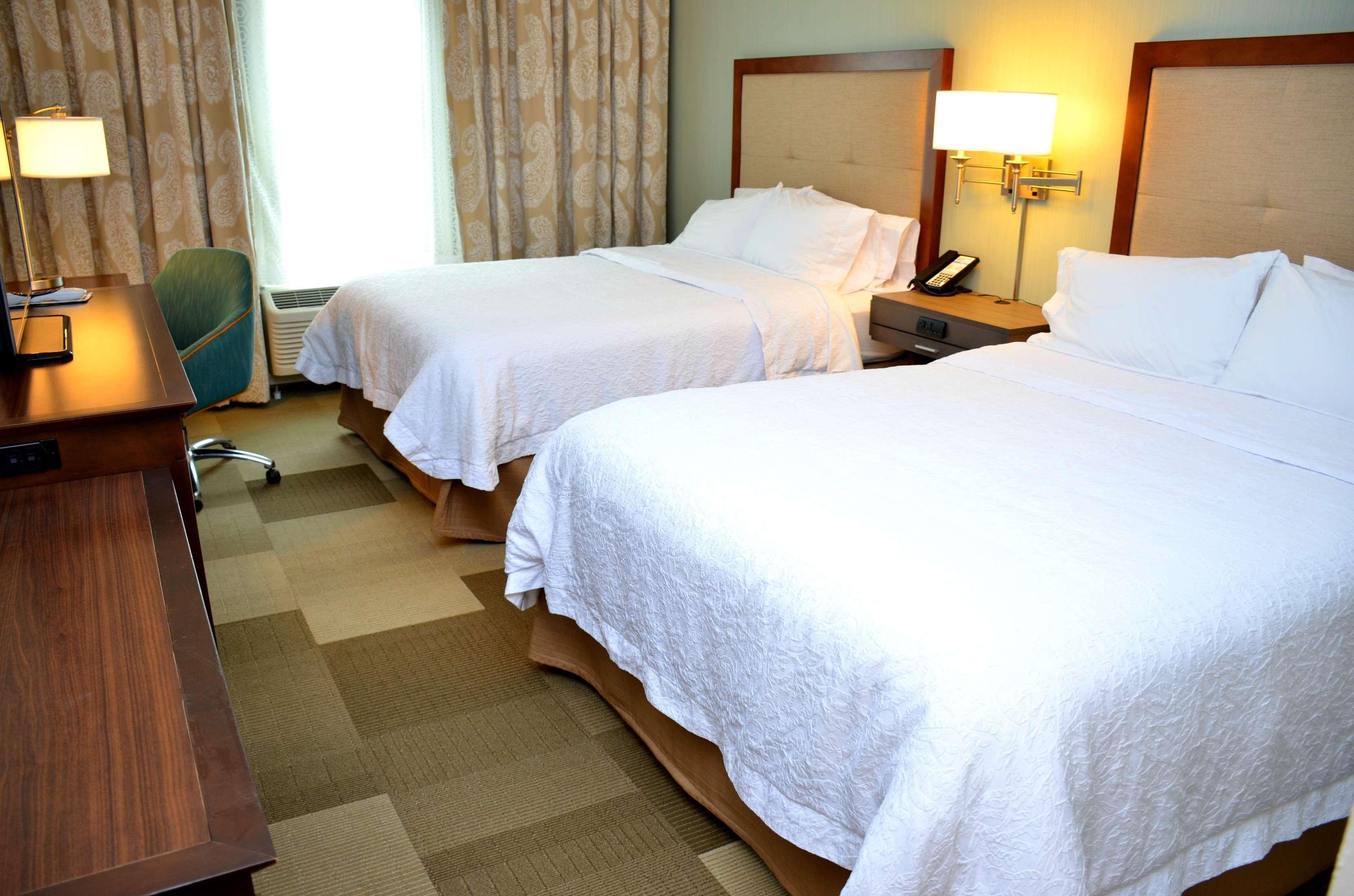Hotel Hampton & - 3*