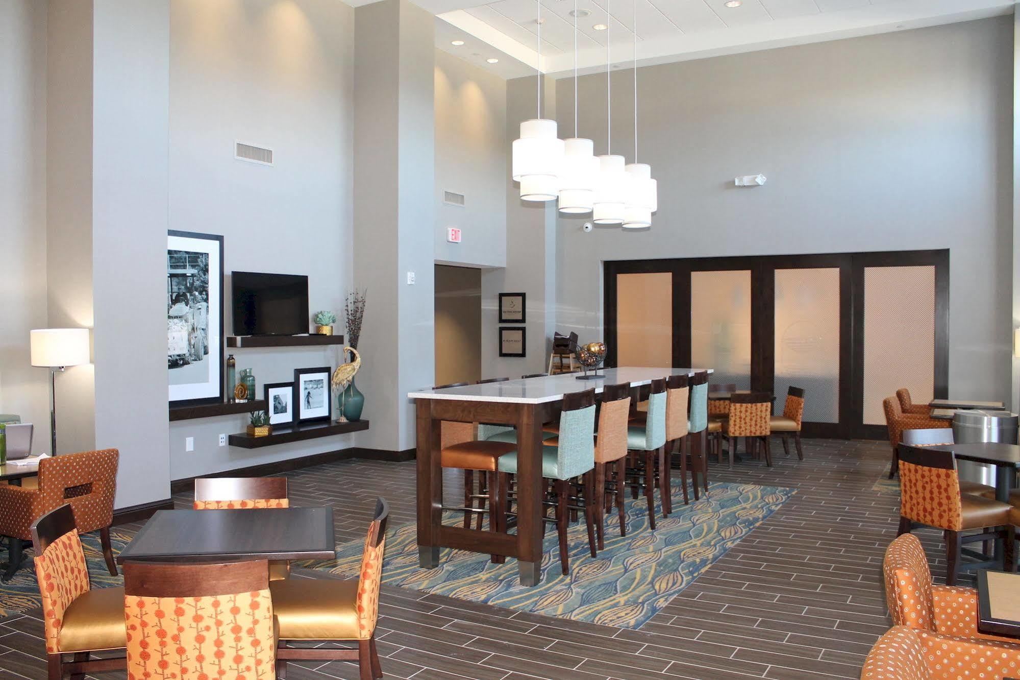 Hampton & - Hotel DeLand